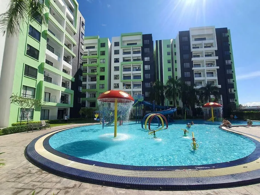 Apartment Manhattan Condo Ipoh With Water Park And Pool View